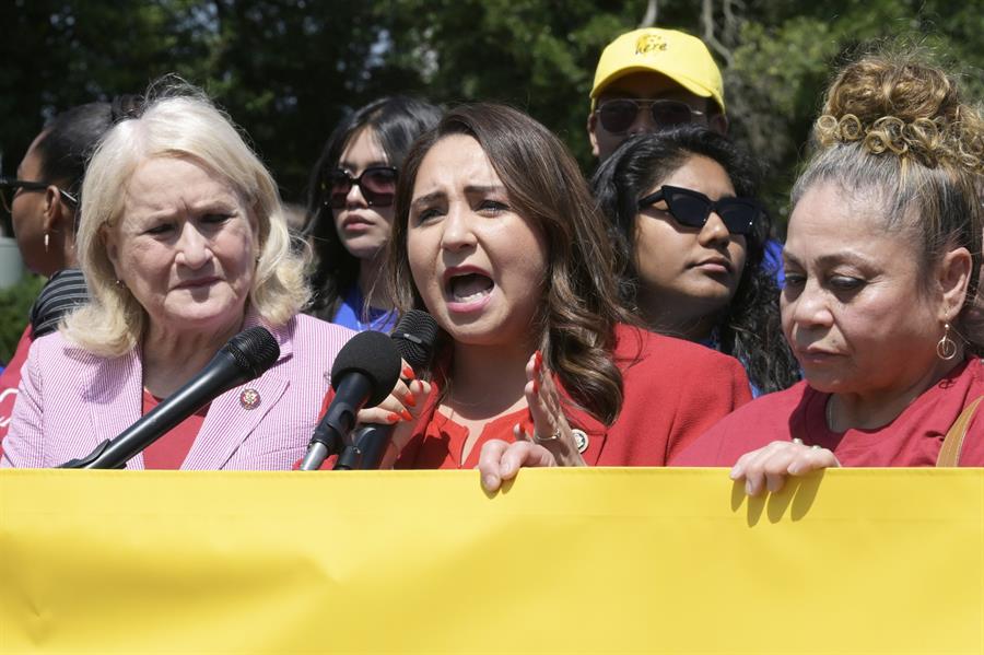 La congresista dem&oacute;crata por Illinois, Delia Ram&iacute;rez