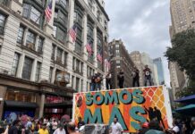 decenas de inmigrantes jornaleros de varios estados mientras se manifiestan contra las medidas antiinmigantes promulgadas en Estados Unidos (1)