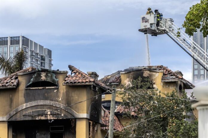 incendio en condominio en Miami