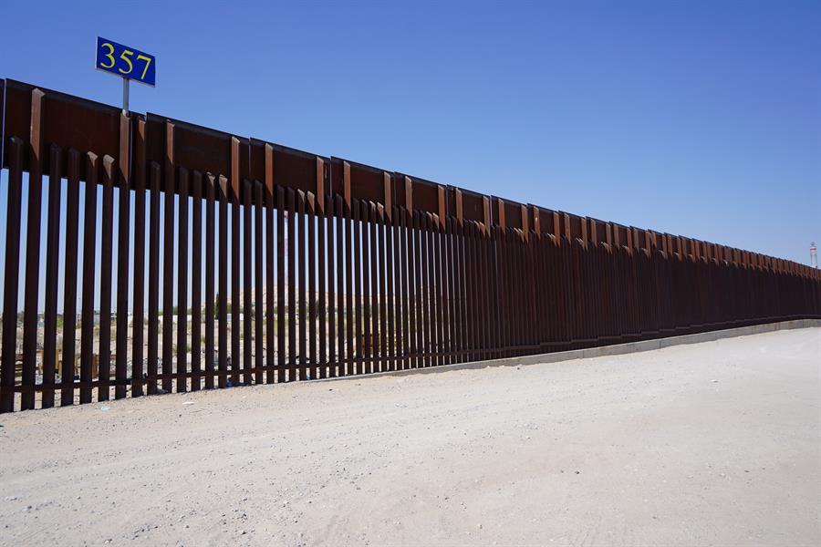 muro en la zona fronteriza con México