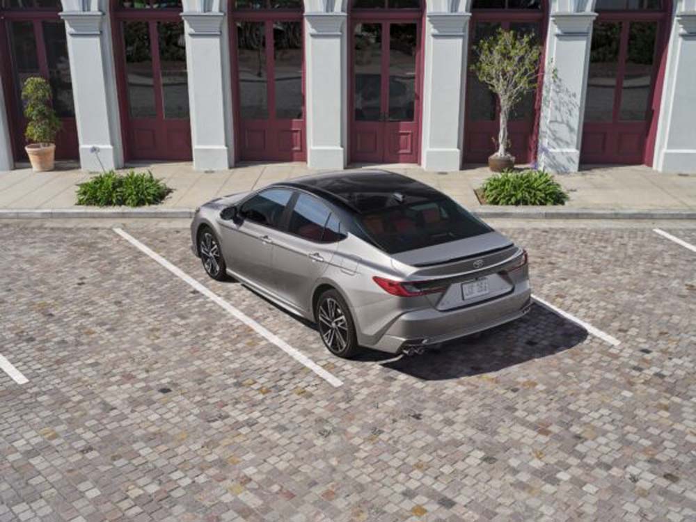 2025_Toyota-Camry_XSE_005-600x450