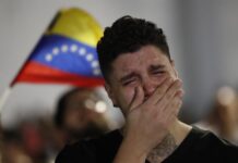 El CNE anuncia que Maduro gana las presidenciales con un 51,20 % con el 80 % escrutado venezolanos