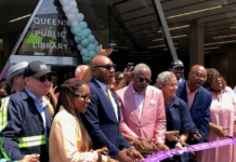 Diseñada por la firma internacional de arquitectura Snøhetta, la nueva biblioteca sirve como un centro de la comunidad y un testimonio de la revitalización del centro de Far Rockaway.