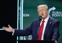 Trump llama a votar a cristianos y portadores de armas de fuego en un mitin en Florida Donald Trump