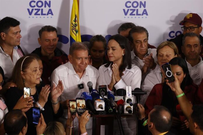 El candidato a la presidencia de Venezuela, Edmudo González Urrutia (c-i), y la líder opositora venezolana, María Corina Machado El candidato a la presidencia de Venezuela, Edmudo González Urrutia (c-i), y la líder opositora venezolana, María Corina Machado