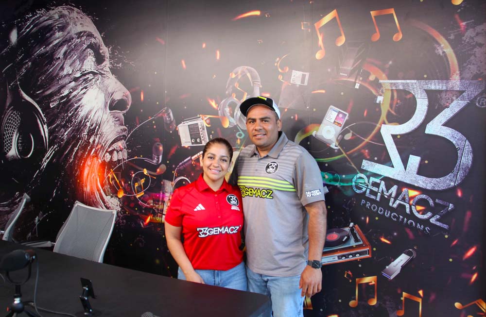  ROSSY ALARCON Y SU ESPOSO
