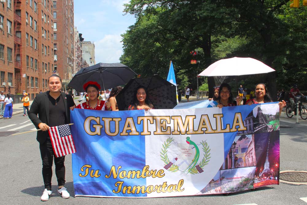 GUATEMALTECOS EN EL DESFILE ECUATORIANO DE CENTRAL PARK