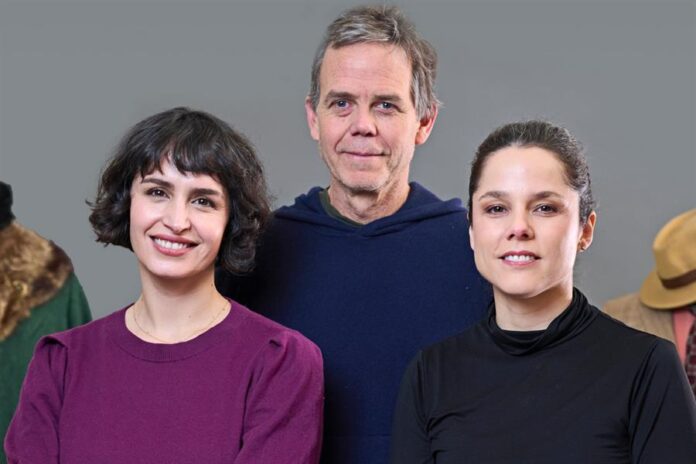 Francisca Alegría, Fernanda Urrejola y Andrés Wood. La novela 'La casa de los espíritus',