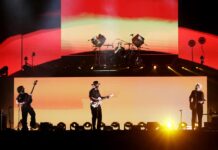 La agrupación musical colombiana Morat se presenta este sábado en el estadio El Campín en Bogotá