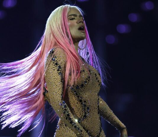 Karol G se apoya en Coachella para impulsar los negocios de latinos en EE.UU. La cantante y compositora colombiana Karol G