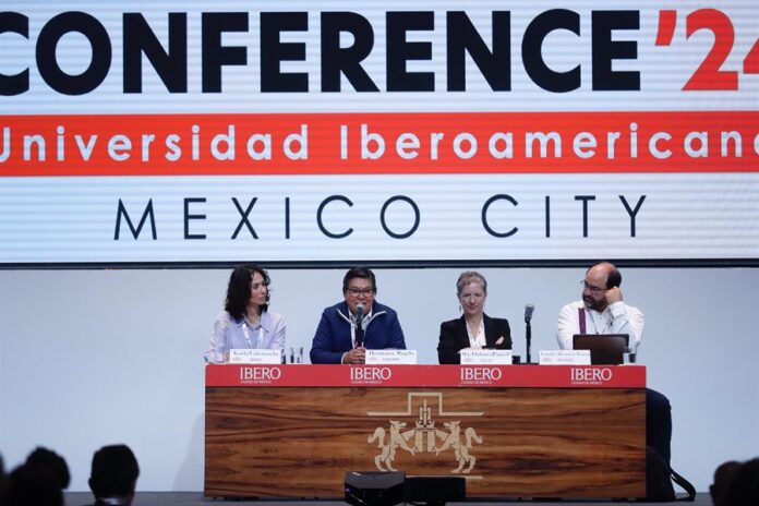 La coordinadora de la maestría en estudios sobre migración Karla Valenzuela