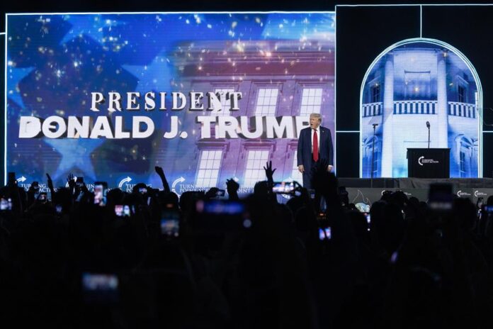Trump (4) Trump
