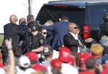 Trump retirado del mitin