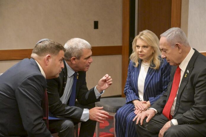 l primer ministro israelí, Benjamín Netanyahu, durante su reunión con representantes de familias de los secuestrados por Hamás en Washington l primer ministro israelí, Benjamín Netanyahu, durante su reunión con representantes de familias de los secuestrados por Hamás en Washington