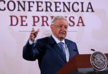 Andrés Manuel López Obrador, hablando en su conferencia de prensa