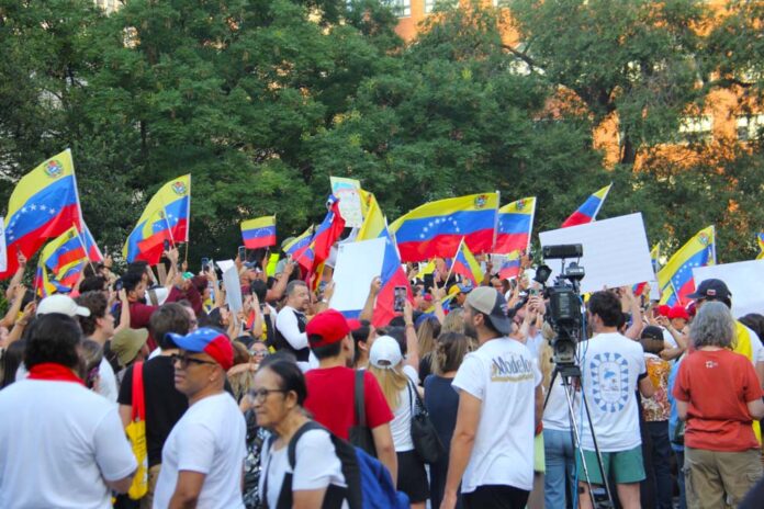 FOTO LLAMADO (1) VENEZOLANOS