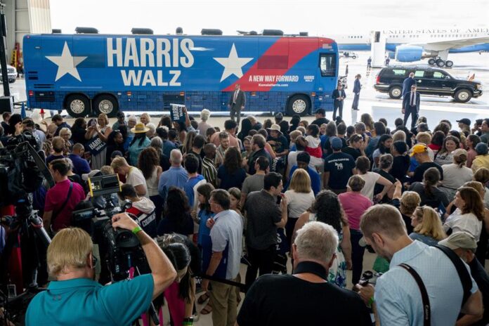 Harris y Walz realizan últimas paradas de campaña Harris y Walz realizan últimas paradas de campaña