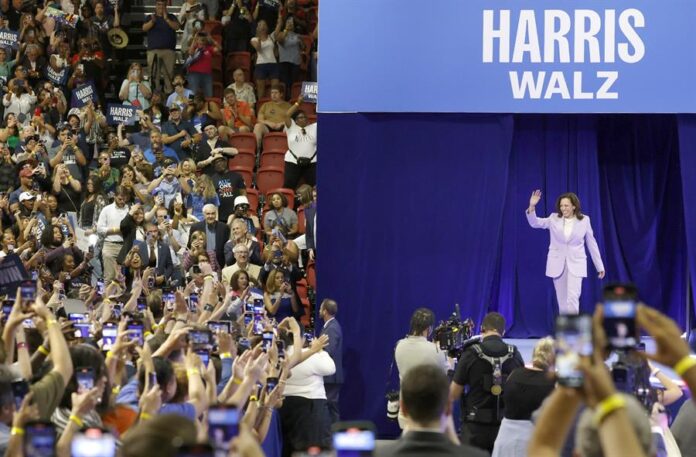Kamala Harris (33) Kamala Harris