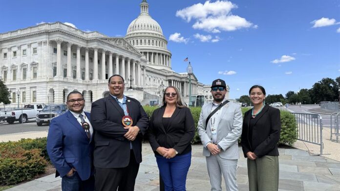 Los líderes de cinco tribus indígenas de California se encuentran esta semana en Washington Los líderes de cinco tribus indígenas de California se encuentran esta semana en Washington