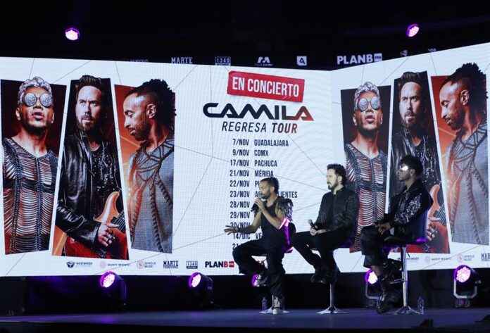Mario Domm, Pablo Hurtado y Samo, integrantes de la agrupación musical 'Camila'