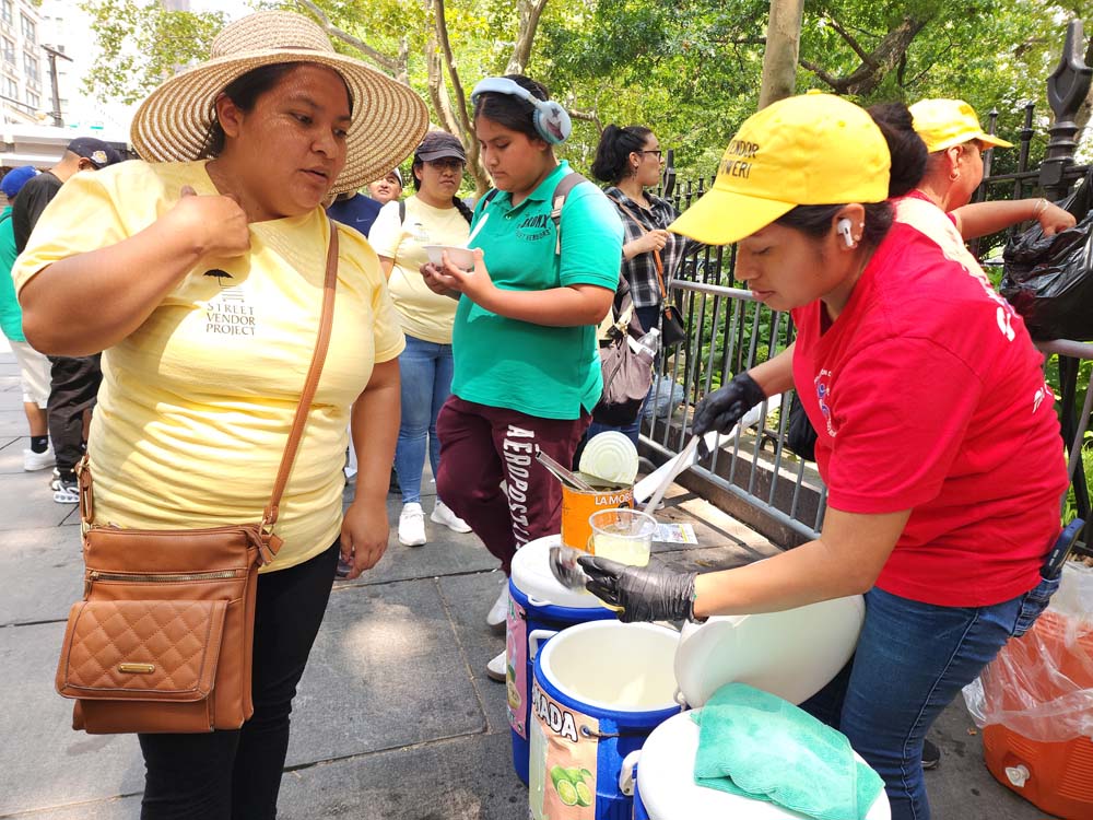 Vendedores ambulantes de Nueva York exigen reformas para acceder a permisos comerciales