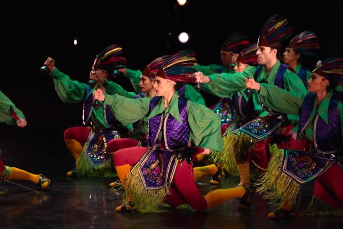 integrantes de la compañía de baile Ballet Nepantla (1)