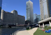 personas descansando en Chicago