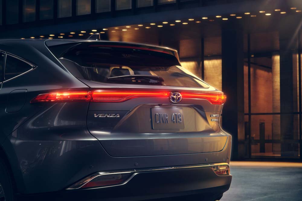 2024_Toyota_Venza_Limited_004-1500x1000