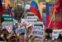 Edmundo González se suma a una lista cada vez más amplia de opositores exiliados de Venezuela Ayuso asiste a la nueva protesta en Madrid en apoyo a la oposición venezolana