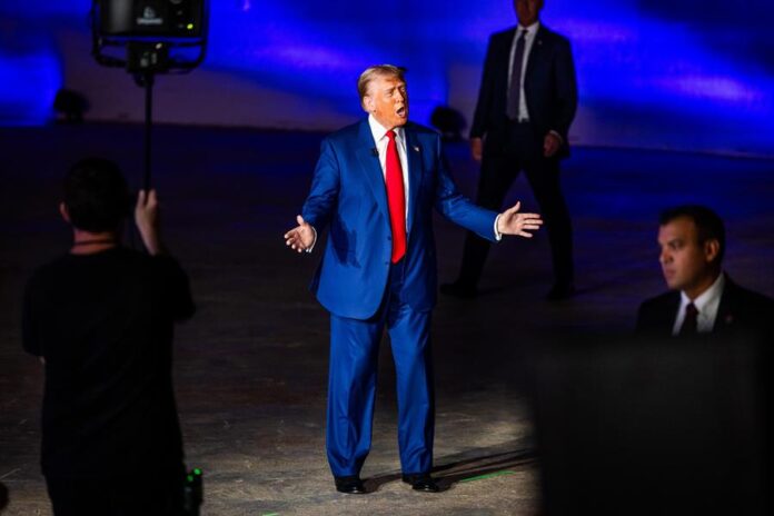 Donald Trump (12) Donald Trump