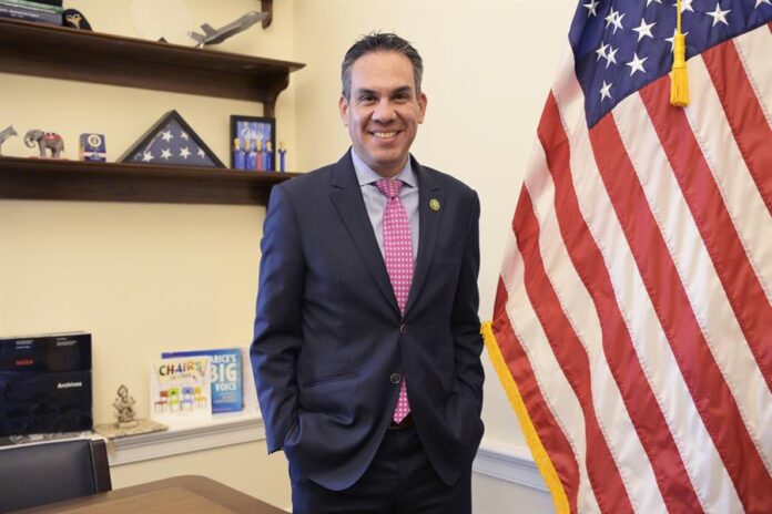 El congresista demócrata por California y presidente del Caucus Demócrata de la Cámara de Representantes de los Estados Unidos, Pete Aguilar, El congresista demócrata por California y presidente del Caucus Demócrata de la Cámara de Representantes de los Estados Unidos, Pete Aguilar,