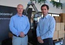La aceleradora Newlab ve start-ups "muy impresionantes" en Latinoamérica El director ejecutivo de la plataforma Newlab, Cam Lawrence (i), y el director general para Latinoamérica de Newlab, Fernando de la Fuente