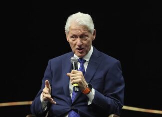 Trump dice que pedirá investigación sobre vínculos de Bill Clinton y otros con Epstein