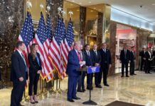 El expresidente y candidato a la presidencia, Donald Trump, habla durante una conferencia de prensa