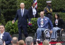 Biden recibe en la Casa Blanca a centenares de atletas olímpicos y paralímpicos