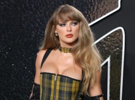 La cantante Taylor Swift posa durante la alfombra roja de los MTV Video Music Awards 2024