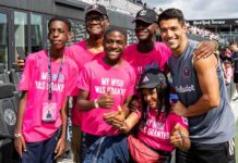 Messi, Suárez, Alba e Inter Miami cumplen los deseos de 23 niños con enfermedades graves Luis Suárez (d) durante un evento con niños, este jueves en Chicago (EEUU). Messi, Suárez, el español Jordi Alba y otros jugadores del Inter Miami cumplieron los deseos de 23 niños con enfermedades graves