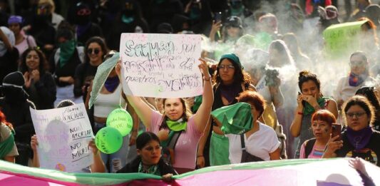 Mujeres se manifiestan por el Día de Acción Global por el Aborto Legal y Seguro, este sábado en Guadalajara (2)