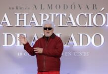El director español Pedro Almodóvar estrenará el viernes próximo su nueva película, 'La habitación de al lado'
