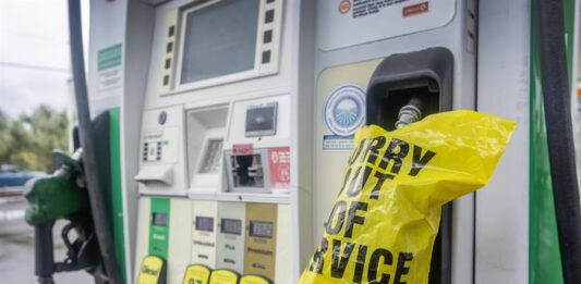 Gasolineras se quedan sin combustible (1)