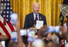 Biden impulsa la candidatura de Harris en la recta final: "Es lista, dura, de fiar" Joe Biden