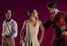 Sergio Bernal llega a Nueva York para "conmover" con el repertorio español tradicional Los bailarines Carlos Romero (I), Tania Martín (c) y el bailaron español Sergio Bernal (d) participan en un ensayo