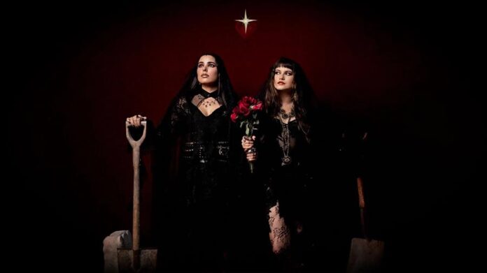 Sofía Reyes (i) y Karina Sofía
