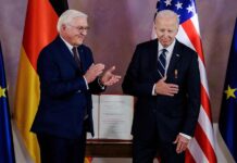 Steinmeier condecora a Biden (2)
