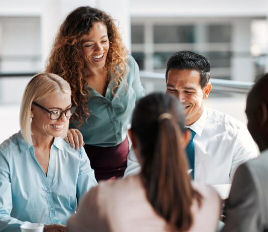 empresarios en una reunión de trabajo