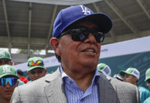 El ex beisbolista mexicano de las Grandes Ligas Fernando Valenzuela, falleció este martes