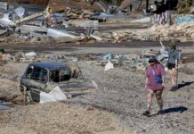 Trabajadores que ayudan en labores de recuperación en Carolina del Norte reciben amenazas efectos de la tormenta