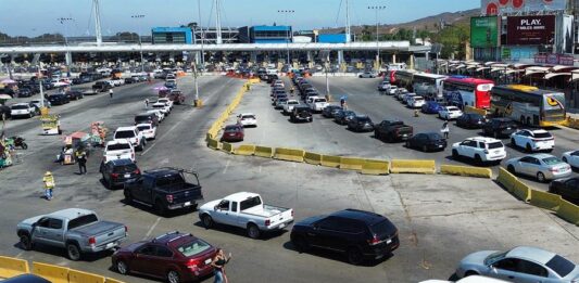vehiculos hacen fila