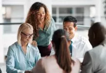 empresarios en una reunión de trabajo