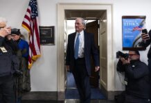 Un comité legislativo evalúa difundir sus pesquisas sobre el polémico Matt Gaetz